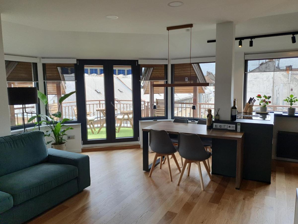 Modern Top Floor Loft With Balcony Budapest Exterior foto